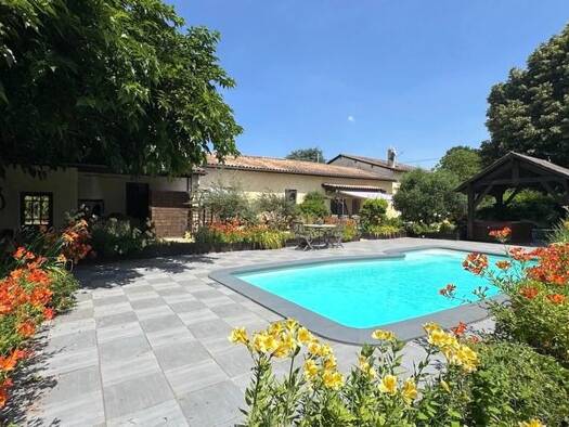 Maison à vendre 373 000 € 13 pièces 8 chambres 283 m² 1 709 m² de terrain Ménesplet 24700