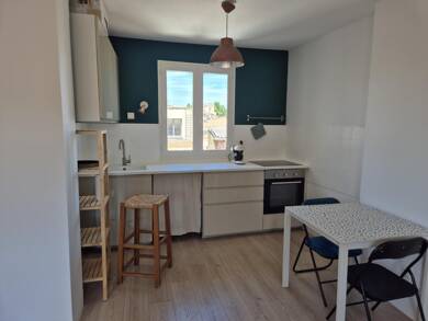 Appartement à louer 590 € 2 pièces 1 chambre 31 m² Zone Pietonne Avignon 84000
