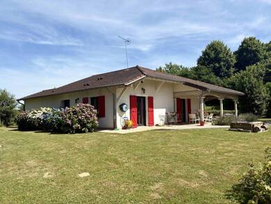 Maison de plain-pied à vendre 190 000 € 5 pièces 2 chambres 110 m² 1 542 m² de terrain Romenay 71470