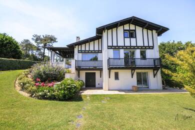 Maison à vendre 2 390 000 € 8 pièces 5 chambres 329 m² 3 100 m² de terrain Bassussarry 64200