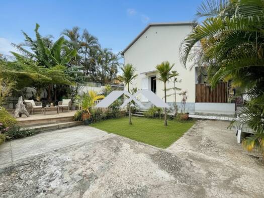 Maison à vendre 275 000 € 5 pièces 4 chambres 82 m² 239 m² de terrain Saint-Pierre 97432