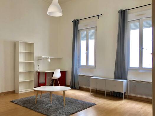 Appartement à louer 360 € 1 pièce 26 m² Étage 1/3 Castelnaudary 11400