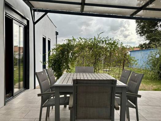 Maison de plain-pied à vendre 270 900 € 5 pièces 3 chambres 106 m² 405 m² de terrain Gorges 44190