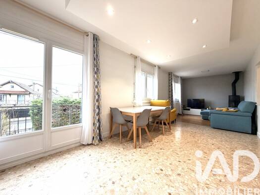 Maison à vendre 450 000 € 5 pièces 4 chambres 148 m² 360 m² de terrain Bord de Marne Champs-sur-Marne 77420