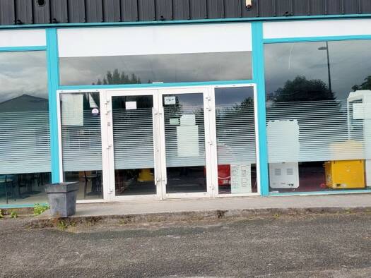 Local commercial à vendre 313 500 € 1 500 m² de surface de vente Châteaubernard 16100