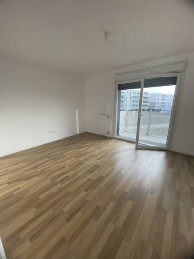 Appartement à louer 710 € 3 pièces 55,1 m² Étage 2/3 Patis-Quais de Seine Le Petit Quevilly 76140
