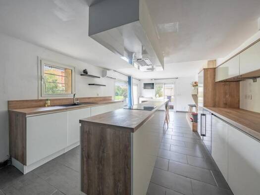 Maison de ville à vendre 429 000 € 6 pièces 5 chambres 200 m² 837 m² de terrain Lagrave-Le Bourg Ambarès-et-Lagrave 33440