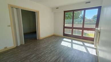 Appartement à louer 510 € 2 pièces 1 chambre 45 m² Angouleme 16000