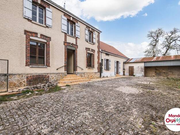 Maison à vendre 176 900 € 5 pièces 3 chambres 180 m² 969 m² de terrain Soulières 51130