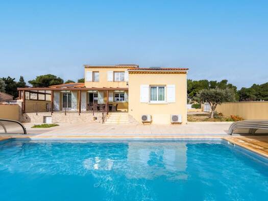 Villa à vendre 730 000 € 5 pièces 4 chambres 160 m² 897 m² de terrain Cote Bleue Martigues 13500