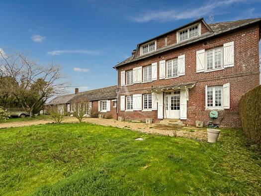 Maison à vendre 301 770 € 7 pièces 3 chambres 204 m² 2 010 m² de terrain Étrépagny 27150