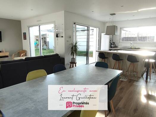 Maison de plain-pied à vendre 245 000 € 5 pièces 3 chambres 89 m² 463 m² de terrain Chanverrie 85500