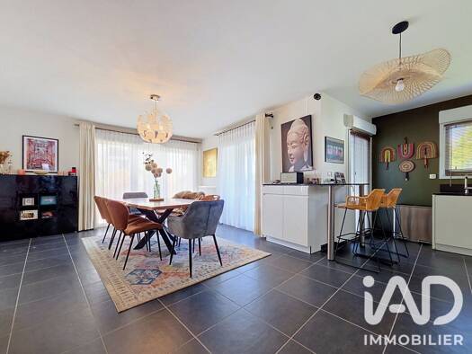 Appartement à vendre 515 000 € 4 pièces 3 chambres 93 m² Étage 1/4 Nord Est Saint-Julien-en-Genevois 74160
