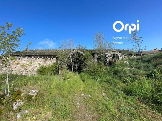 Terrain constructible à vendre 25 000 € 700 m² de terrain Saint-Étienne-du-Valdonnez 48000