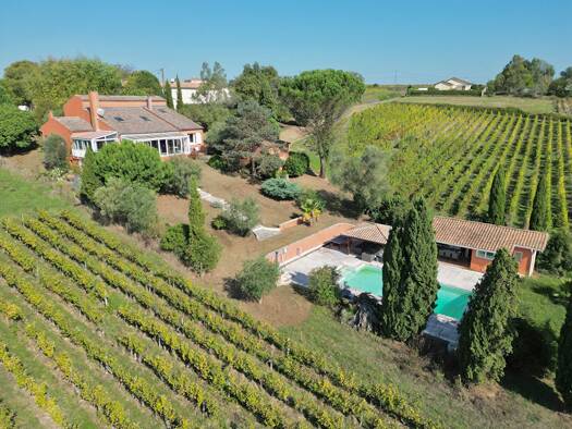 Maison à vendre 636 000 € 10 pièces 6 chambres 322 m² 4 093 m² de terrain Cadillac-sur-Garonne 33410