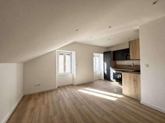 Appartement à louer 1 120 € 2 pièces 34,3 m² Étage 2/2 dès le 17/06/2026 Les Rousses 39220