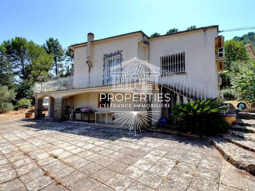 Maison à vendre 390 000 € 5 pièces 3 chambres 138 m² 2 690 m² de terrain Le Faron-Fort-Rouge Toulon 83200