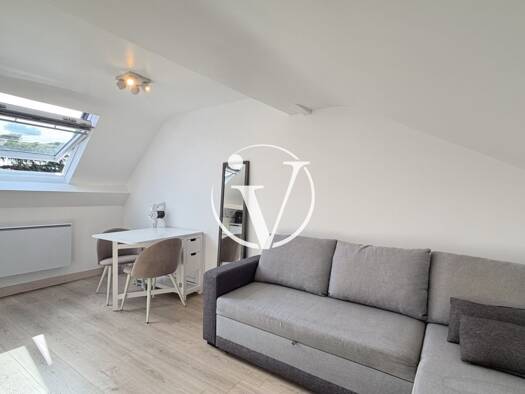 Studio à louer 395 € 1 pièce 12,3 m² Étage 3/3 Centre Ville Vendôme 41100