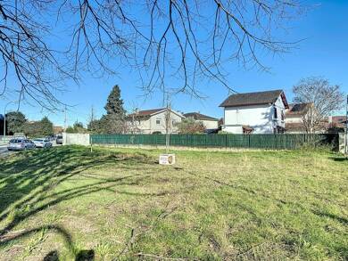 Terrain constructible à vendre 161 000 € 692 m² de terrain Le Hameau Pau 64000