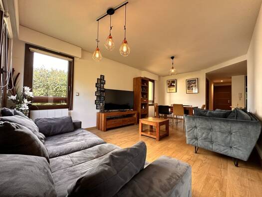 Appartement à vendre 239 000 € 4 pièces 3 chambres 88,14 m² RDC Sud Scionzier 74950