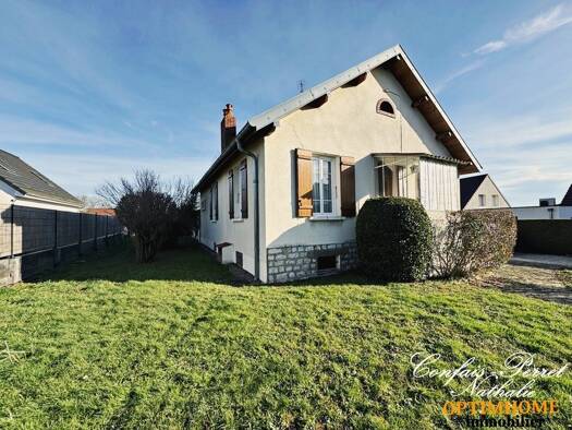 Maison à vendre 165 000 € 4 pièces 3 chambres 84 m² 800 m² de terrain Authume 39100