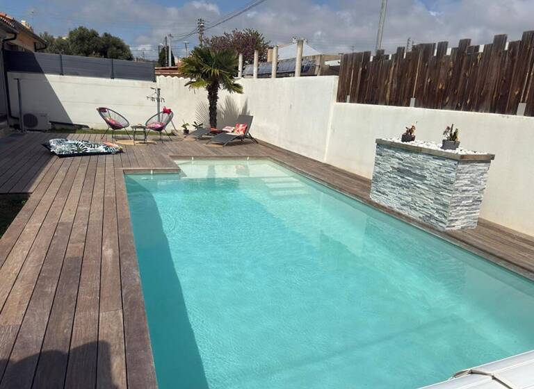 Maison à vendre 697 000 € 9 pièces 7<br/>chambres 211 m²<br/>superficie 404 m²<br/>terrain Centre Ville Frontignan 34110