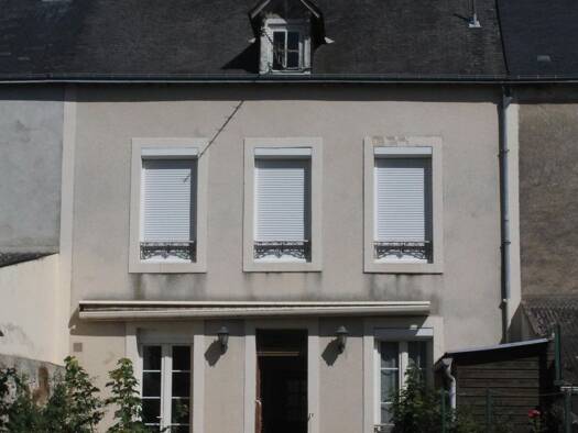 Maison à vendre 91 000 € 5 pièces 4 chambres 102 m² 334 m² de terrain Fresnay-sur-Sarthe 72130