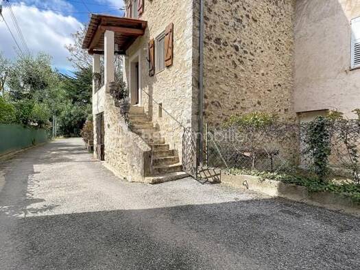 Maison à vendre 400 000 € 3 pièces 2 chambres 66,8 m² Nord Roquefort-les-Pins 06330