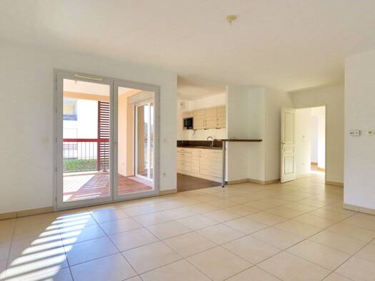 Appartement à louer 1 098 € 3 pièces 2 chambres 65,9 m² Étage 1/3 Saint Irénée Lyon 5ème arrondissement 69005