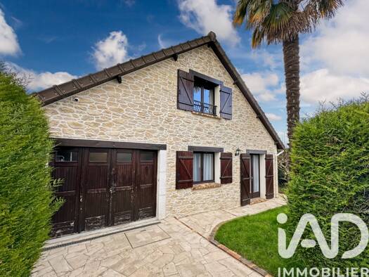 Maison à vendre 447 000 € 6 pièces 4 chambres 169 m² 325 m² de terrain Chantereine-La Fontaine-Arcades-Castermant Chelles 77500