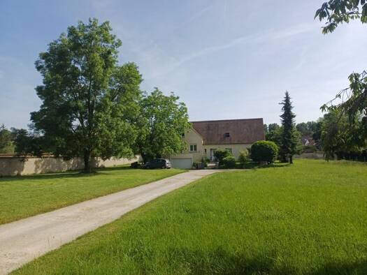 Maison à vendre 714 000 € 7 pièces 4 chambres 250 m² 2 949 m² de terrain Moret-Loing-et-Orvanne 77250