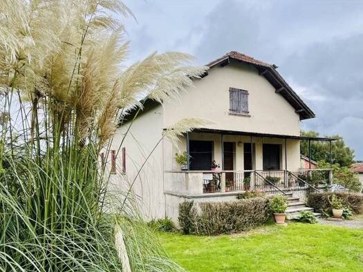 Maison à vendre 112 224 € 7 pièces 5 chambres 128 m² 1 168 m² de terrain Saint-Cirgues 46210