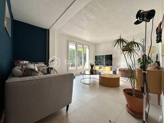 Appartement à vendre 265 000 € 3 pièces 2 chambres 72 m² RDC/4 Reste des Chenes-Le Ponceau Cergy 95000