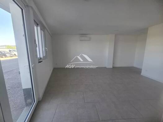 Local commercial à louer 600 € 44 m² de surface de vente Saint-Hilaire-de-Brethmas 30560