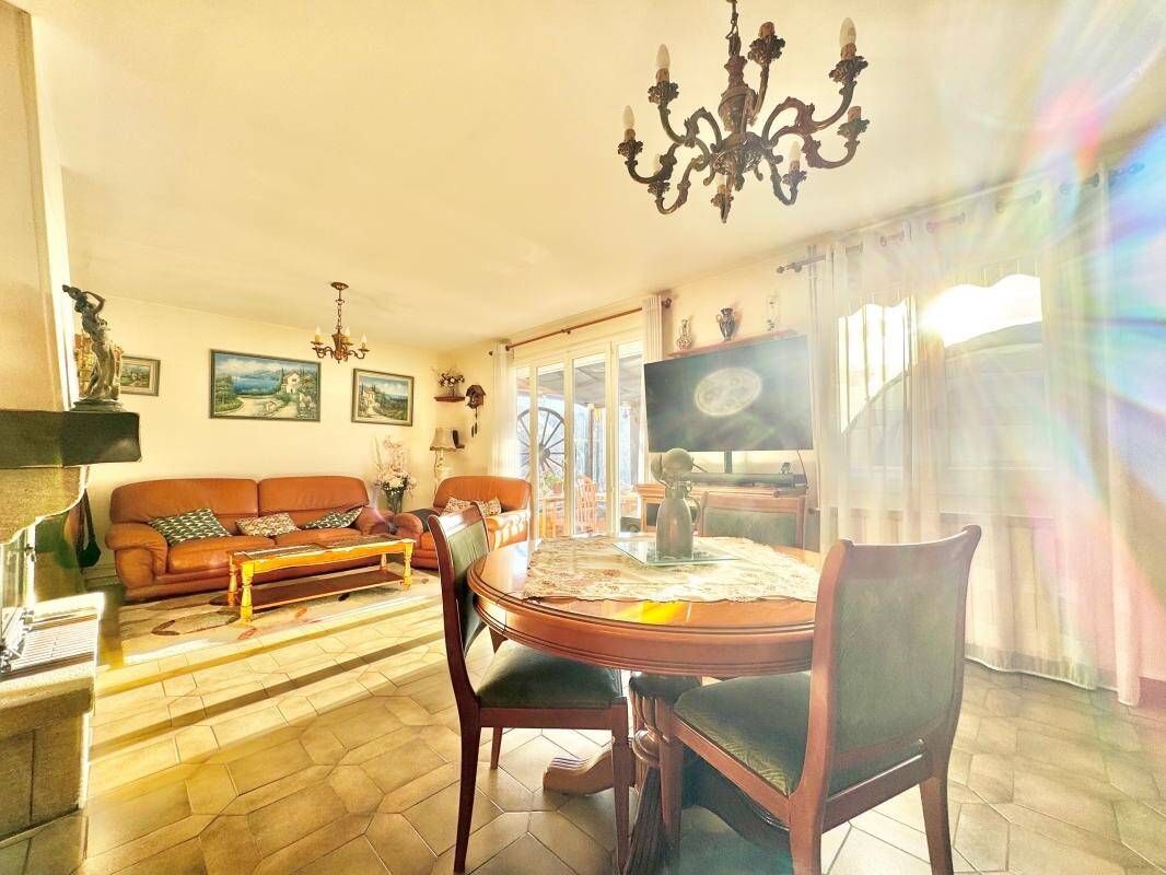Maison à vendre, 101m², ROISSY EN BRIE