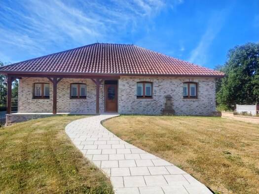 Maison à vendre 419 500 € 7 pièces 3 chambres 189,71 m² 6 492 m² de terrain Raimbeaucourt 59283