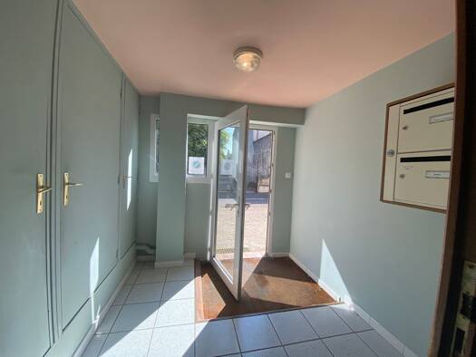 Appartement à vendre 220 000 € 3 pièces 2 chambres 66 m² Étage 2/2 Le Thor 84250