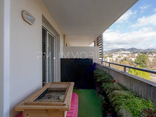 Appartement à vendre 248 000 € 3 pièces 2 chambres 62,7 m² Étage 3/5 La Croix Rouge Marseille 13ème arrondissement 13013