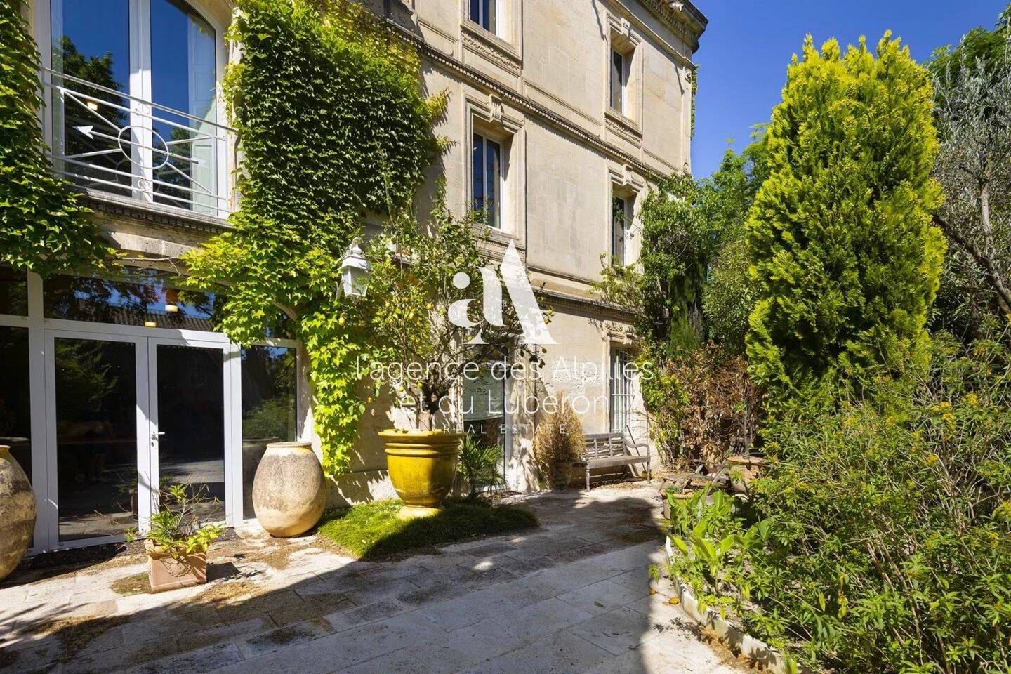 Maison à vendre, 395m², MAUSSANE LES ALPILLES