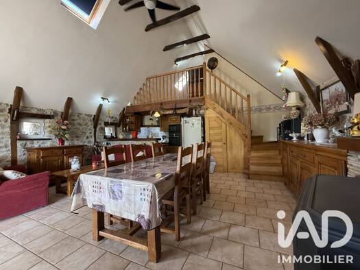 Maison à vendre 240 000 € 5 pièces 3 chambres 135 m² 865 m² de terrain Le Nayrac 12190