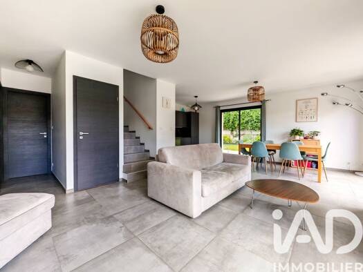 Maison à vendre 495 000 € 5 pièces 4 chambres 115 m² 512 m² de terrain Zone Industrielle Neuville-sur-Saône 69250
