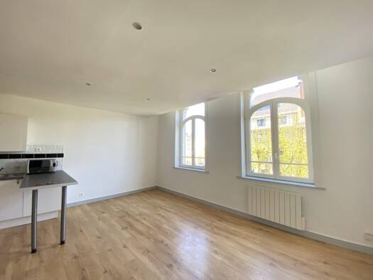 Appartement à louer - logement étudiant 525 € 1 pièce 39,7 m² Étage 2/2 Valenciennes 59300