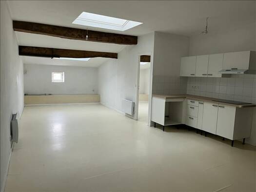 Appartement à louer 620 € 3 pièces 2 chambres 68 m² Étage 2/2 Auros 33124