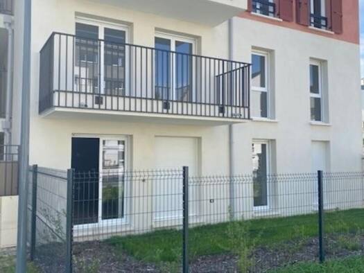 Appartement à louer 825 € 2 pièces 1 chambre 43 m² 2ème étage Saint Liesne-Centre Est Melun 77000