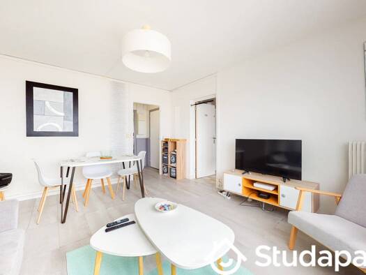 Appartement à louer 390 € 1 pièce 1 chambre 13 m² 4ème étage Chartreux Troyes 10000