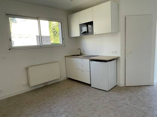 Appartement à louer 450 € 1 pièce 18 m² RDC Genay 69730