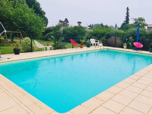 Maison à vendre 399 000 € 7 pièces 3 chambres 171 m² 2 190 m² de terrain Saintes 17100