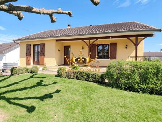 Maison de plain-pied à vendre 137 500 € 5 pièces 3 chambres 88 m² 555 m² de terrain Dangé-Saint-Romain 86220