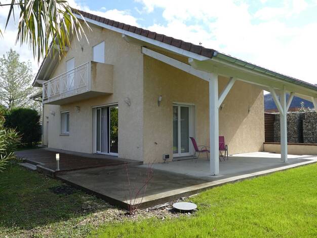 Maison à louer 2 400 € 4 pièces 3 chambres 179 m² 724 m² de terrain Plaine et Chatelet Gaillard 74240