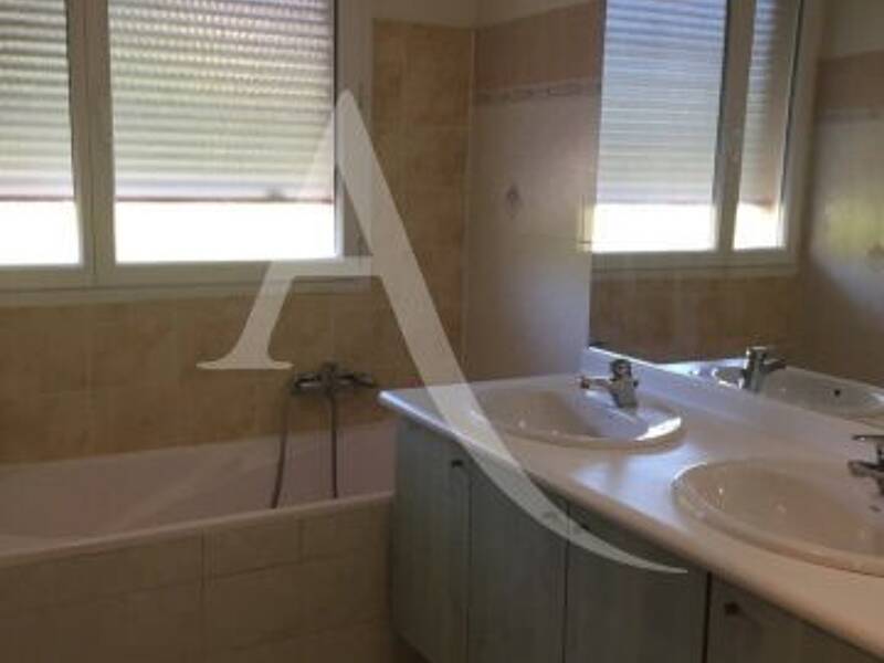 Maison à louer, 78m², CARQUEIRANNE